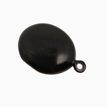 Charger l'image dans la galerie, Pendentif Napoléon III en écaille de tortue, décor en piqué d’argent, laiton doré et nacre, France, vers 1860-1880