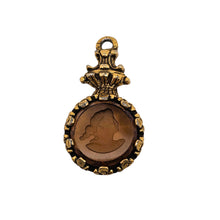 Charger l'image dans la galerie, Pendentif en verre ambré à intaille féminine – Monture en régule doré, 1è moitié du XXè siècle Le Charme des Violettes - Brocante en ligne