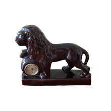 Afbeelding in Gallery-weergave laden, S&G, Scheurich & Greulich. Pendule lion vintage en céramique allemande Le charme des violettes - Brocante en ligne