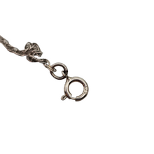 Afbeelding in Gallery-weergave laden, Vintage design manchetarmband in zilver bezet met lapis lazuli