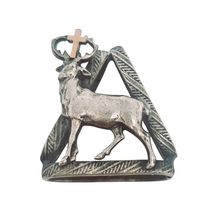 Afbeelding in Gallery-weergave laden, Pince à foulard vintage Saint Hubert et son cerf, années 1950-1970 Le Charme des Violettes - Brocante en ligne