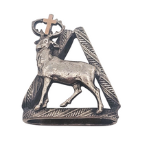 Afbeelding in Gallery-weergave laden, Pince à foulard vintage Saint Hubert et son cerf, années 1950-1970 Le Charme des Violettes - Brocante en ligne