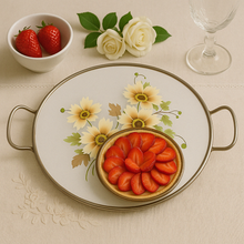 Charger l'image dans la galerie, Plat à tarte ou plateau en céramique à décor fleuri, années 1930-1940