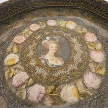 Afbeelding in Gallery-weergave laden, Plateau dans le goût Napoléon III à l'effigie de Marie-Antoinette, vers 1880-1900