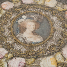 Afbeelding in Gallery-weergave laden, Plateau dans le goût Napoléon III à l'effigie de Marie-Antoinette, vers 1880-1900