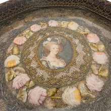 Afbeelding in Gallery-weergave laden, Plateau dans le goût Napoléon III à l'effigie de Marie-Antoinette, vers 1880-1900