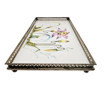 Load image into Gallery viewer, Plateau en céramique peinte à la main aux fleurs stylisées, années 1950 Le Charme des Violettes - Brocante en ligne