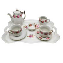 Afbeelding in Gallery-weergave laden, Plateau en porcelaine au décor de roses, début XXᵉ siècle Le Charme des Violettes - Brocante en ligne