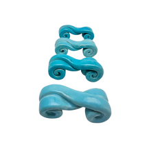 Load image into Gallery viewer, Suite de 4 porte-couteaux en céramique turquoise – Esprit Vallauris, années 1960 Le Charme des Violettes - Brocante en ligne