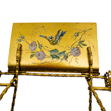 Charger l'image dans la galerie, Porte-lettres en métal doré peint à la main avec deux flacons, fin XIXè - début XXè