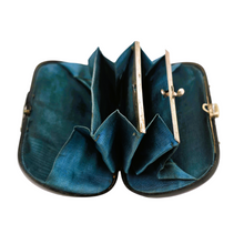 Afbeelding in Gallery-weergave laden, Porte-monnaie en écaille et argent – Italie, fin XIXᵉ siècle Le Charme des Violettes - Brocante en ligne