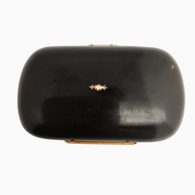 Charger l'image dans la galerie, Porte-monnaie de sac en écaille et laiton, Belle Époque France, fin XIXᵉ – tout début XXᵉ siècle