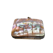 Charger l'image dans la galerie, Porte-monnaie Belle Epoque en nacre gravée “Granville”, vers 1900-1910 Le Charme des Violettes - Brocante en ligne