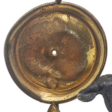 Load image into Gallery viewer, Porte-montre en plomb de Nuremberg – Le Corbeau et le Renard, fin XIXe siècle Le Charme des Violettes - Brocante en ligne