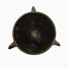 Afbeelding in Gallery-weergave laden, Porte-œuf décoratif Art nouveau en régule patiné doré et œuf en albâtre vert, vers 1900 Le Charme des Violettes - Brocante en ligne