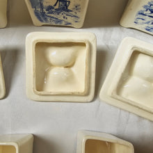 Charger l'image dans la galerie, Ditmar Urbach. Ensemble de pots à épices vintage en céramique tchèque. Epoque 1930.