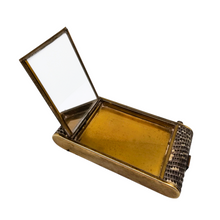 Charger l'image dans la galerie, ✨ Nécessaire Art Déco en peau de serpent et laiton, Poudrier, manucure & rouge à lèvres, vers 1925-1935 Le Charme des Violettes - Brocante en ligne