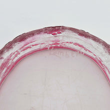 Load image into Gallery viewer, Val Saint-Lambert - Ravier en cristal doublé rose décor gravé à l'acide, estampillé, circa 1900 Le Charme des Violettes - Brocante en ligne