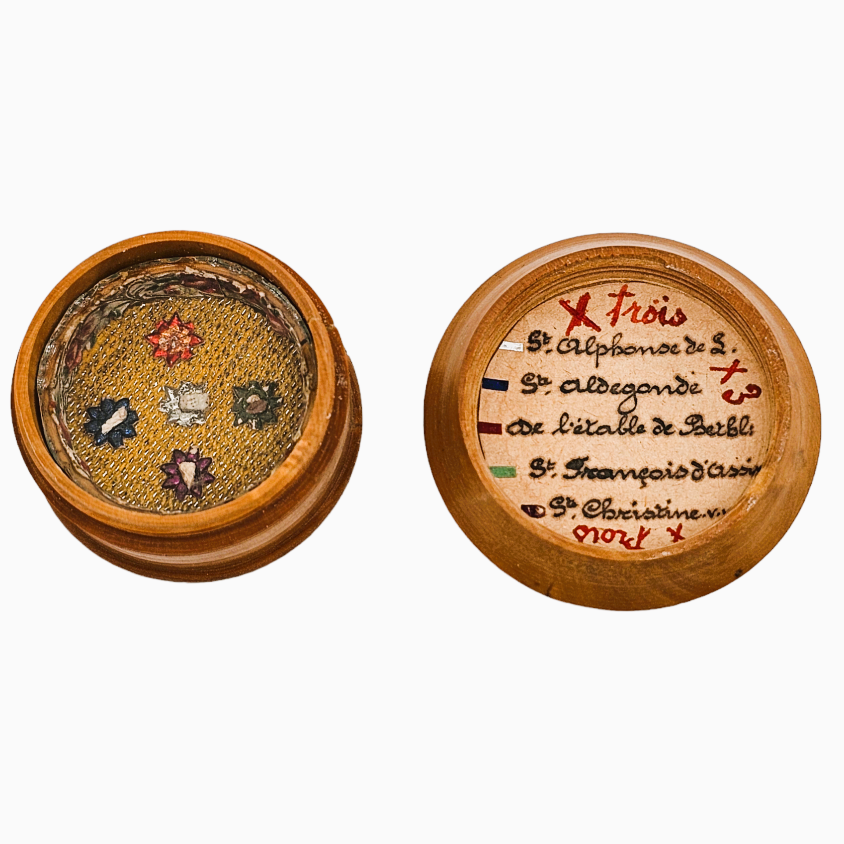 Pièces d'échecs antiques en buis dans leur boîte en bois d'origine - France