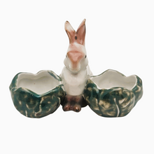 Afbeelding in Gallery-weergave laden, Saleron double en porcelaine – Lapin et choux – Esprit printanier, milieu XXè Le Charme des Violettes - Brocante en ligne