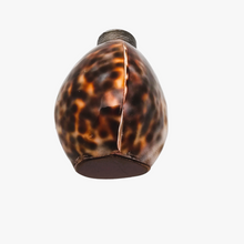 Load image into Gallery viewer, Salière en coquillage et nacre, métal argenté, XXe