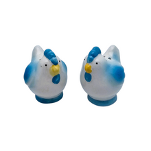 Charger l'image dans la galerie, Duo salière et poivrière en forme de poules en céramique vintage, années 1950-1970 Le Charme des Violettes - Brocante en ligne