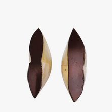 Load image into Gallery viewer, Paire de salière et poivrier en nacre blanche et métal argenté, XXe siècle