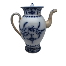 Load image into Gallery viewer, Saxe BF - Directoire coffee maker in fine porcelain, white and blue immortel decoration