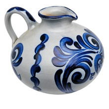 Load image into Gallery viewer, M. Schilz, grand pichet allemand vintage en grès gris et bleu cobalt émaillé, XXè