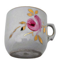 Charger l'image dans la galerie, Petit service à poupée en porcelaine décor roses et dorure – 11 pièces Le Charme des Violettes - Brocante en ligne