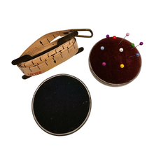 Load image into Gallery viewer, Set de couture et de broderie, années 1900-1950