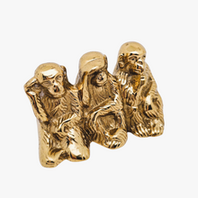 Load image into Gallery viewer, Figurine en laiton représentant les trois singes de la sagesse, XXè siècle