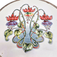 Load image into Gallery viewer, Sous-plat Art nouveau en céramique à décor floral, vers 1910 Le Charme des Violettes - Brocante en ligne