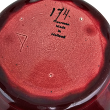 Charger l'image dans la galerie, St. Lukas Maarssen, Vase Art déco en faïence, années 1930-1935