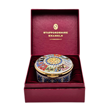 Load image into Gallery viewer, Staffordshire Enamels, Boîte en porcelaine émaillée « Zodiaque », années 1970-1980 Le Charme des Violettes - Brocante en ligne