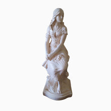 Charger l'image dans la galerie, Auguste Moreau (d'après). Jeune fille assise en plâtre Le charme des violettes - Brocante en ligne