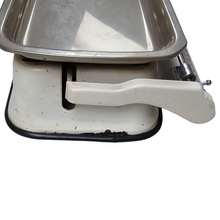 Load image into Gallery viewer, Stube. Vintage household scale