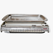 Load image into Gallery viewer, Stube. Vintage household scale