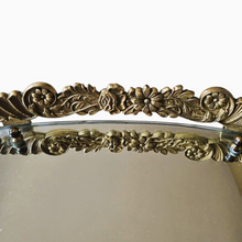 Load image into Gallery viewer, Surtout (centre de table) rococo revival en laiton doré et miroir, XXè