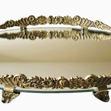 Load image into Gallery viewer, Surtout (centre de table) rococo revival en laiton doré et miroir, XXè