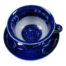 Charger l'image dans la galerie, Petrus Regout, Maastricht, fin XIXème. Tasse à soupe et sous-tasse en porcelaine.