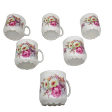 Load image into Gallery viewer, Suite de 6 petites tasses à moka en porcelaine fleurie vintage, XXè