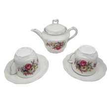 Charger l'image dans la galerie, Tête à tête en porcelaine fleurie et sa théière vintage, XXè