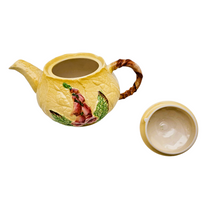 Charger l'image dans la galerie, Carlton Ware, théière en barbotine anglaise colorée au décor de digitale, années 1935-1950