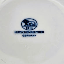 Load image into Gallery viewer, Vase en porcelaine Hutschenreuther au décor “Zwiebelmuster” – Allemagne, vers 1960–1980 Le Charme des Violettes - Brocante en ligne