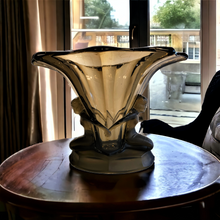 Charger l'image dans la galerie, Walther & Söhne, modèle Windsor. Vase Art déco d'époque.