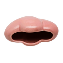 Load image into Gallery viewer, Vase vintage en céramique rose poudré – Forme cœur double, années 1950-1970 Le Charme des Violettes - Brocante en ligne