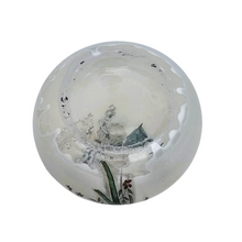 Charger l'image dans la galerie, Petit vase aux muguets en verre dépoli, vers 1900