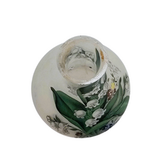 Charger l'image dans la galerie, Petit vase aux muguets en verre dépoli, vers 1900