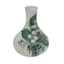 Charger l'image dans la galerie, Petit vase aux muguets en verre dépoli, vers 1900